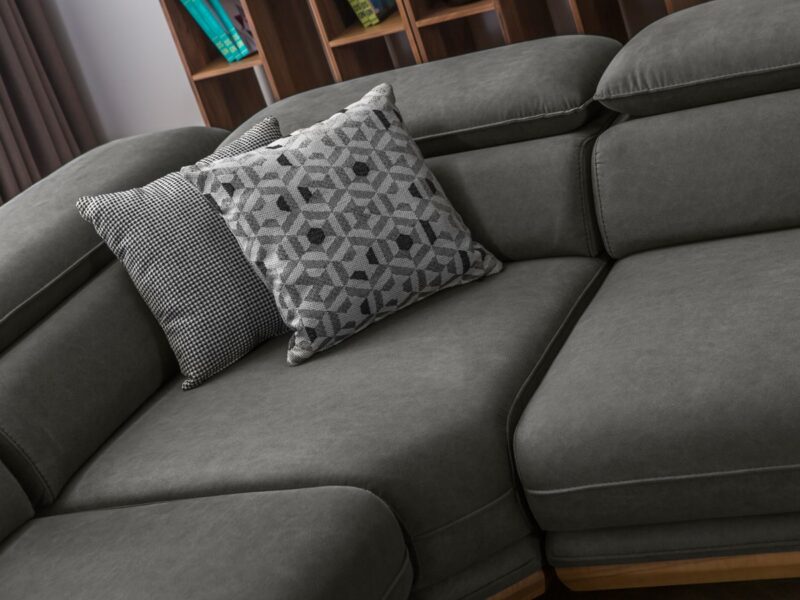 MOLL SECTIONAL WITH ARM